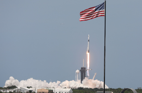 SpaceFalcon9 (2).jpg