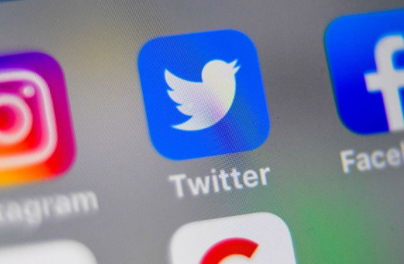 Twitter and FB icons (1).jpg